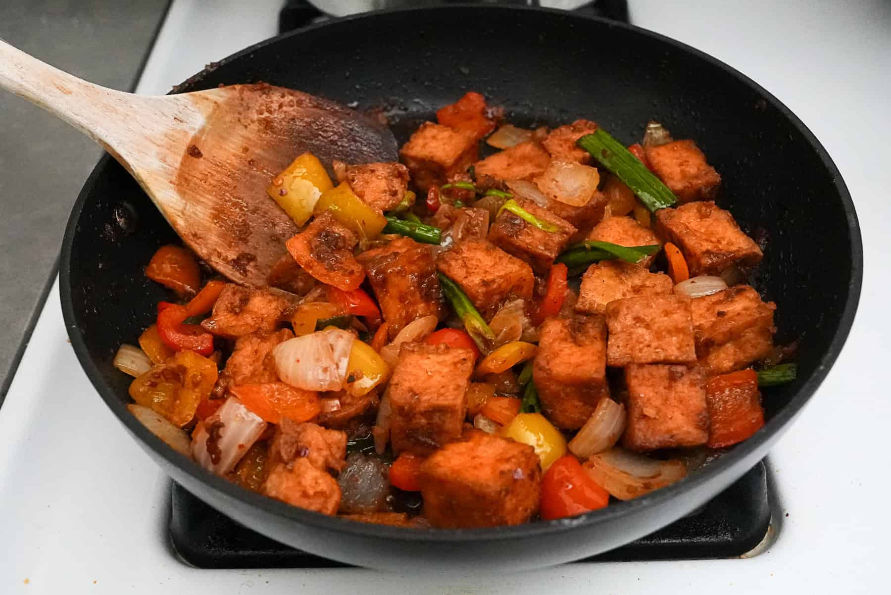 Stir Fry the Tofu with Nam Prik Pao