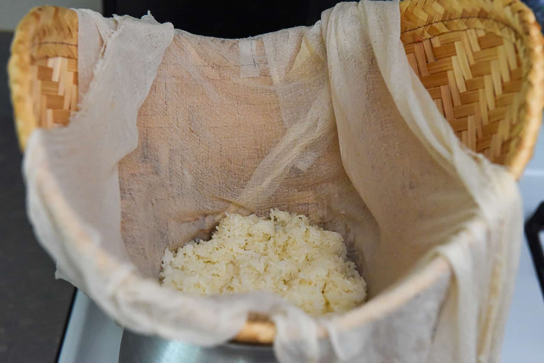 Steam Thai Sticky Rice
