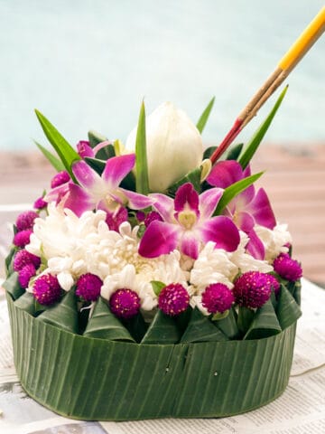 How to Make a Kratong for Loy Kratong