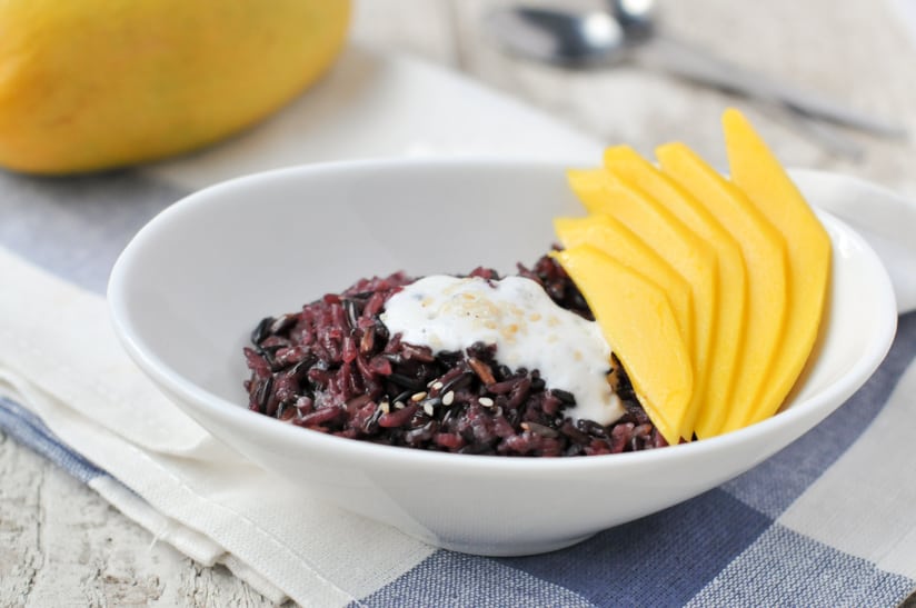 Black Sticky Rice With Mango | Khao Niao Dam Mamuang | ข้าวเหนียวดำ ...