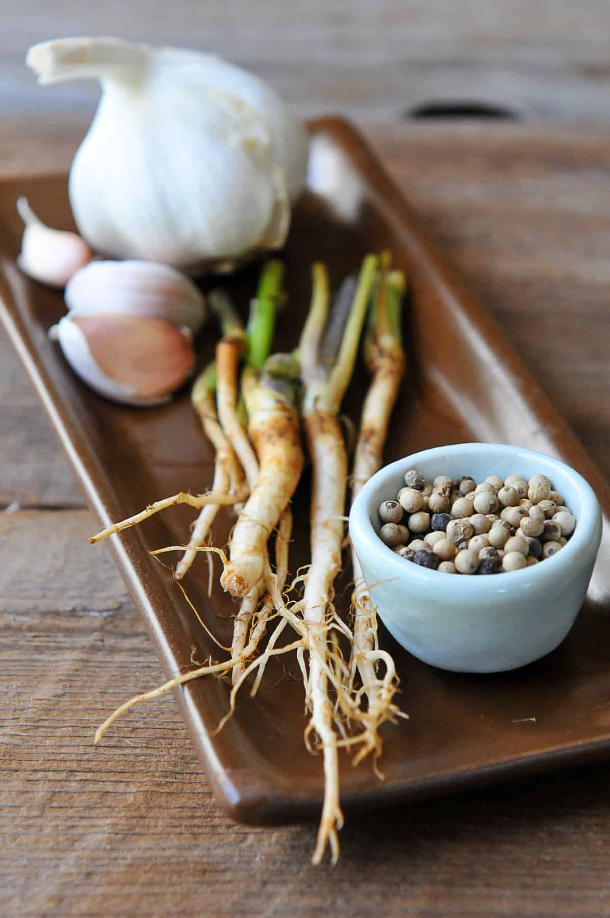 Garlic, Cilantro Roots, White Peppercorn