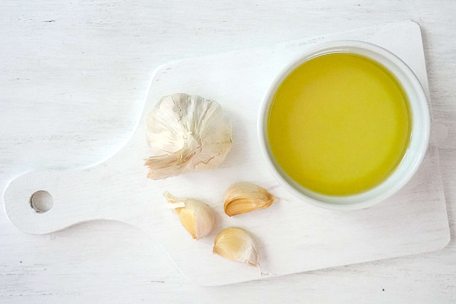 Ingredients to make Fried Garlic